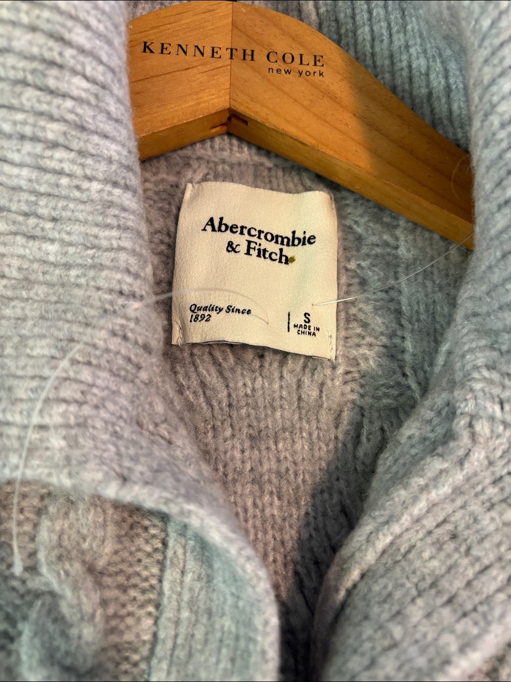 Abercrombie & Fitch Cable-Knit Button Down Gray Cardigan Size
S NWOT - Picture 15 of 16